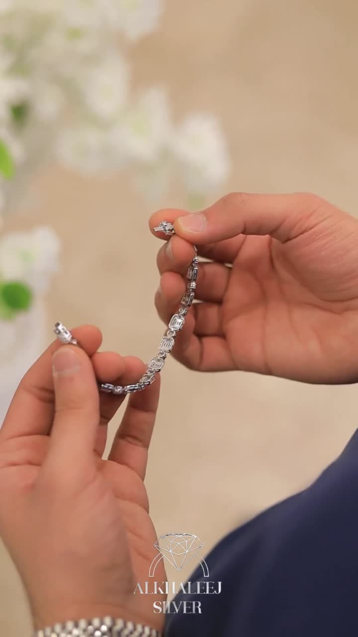 جنين-شارع ابو بكر-بجانب الخليج للصرافة 📍
