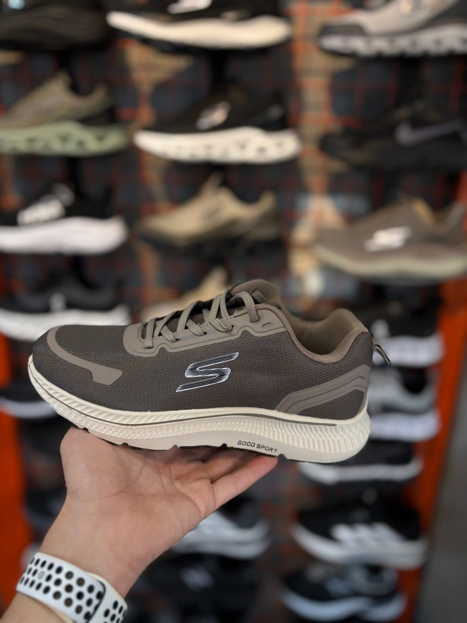 Skechers Max Run